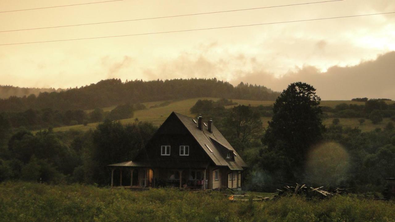 Villa Gutkowa Koliba à Jasliska Extérieur photo